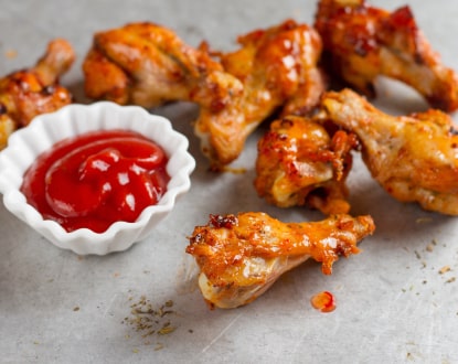 <p style="font-family: 'Poppins', sans-serif; font-weight: 700; font-size:24px;">CHICKEN WINGS</p>